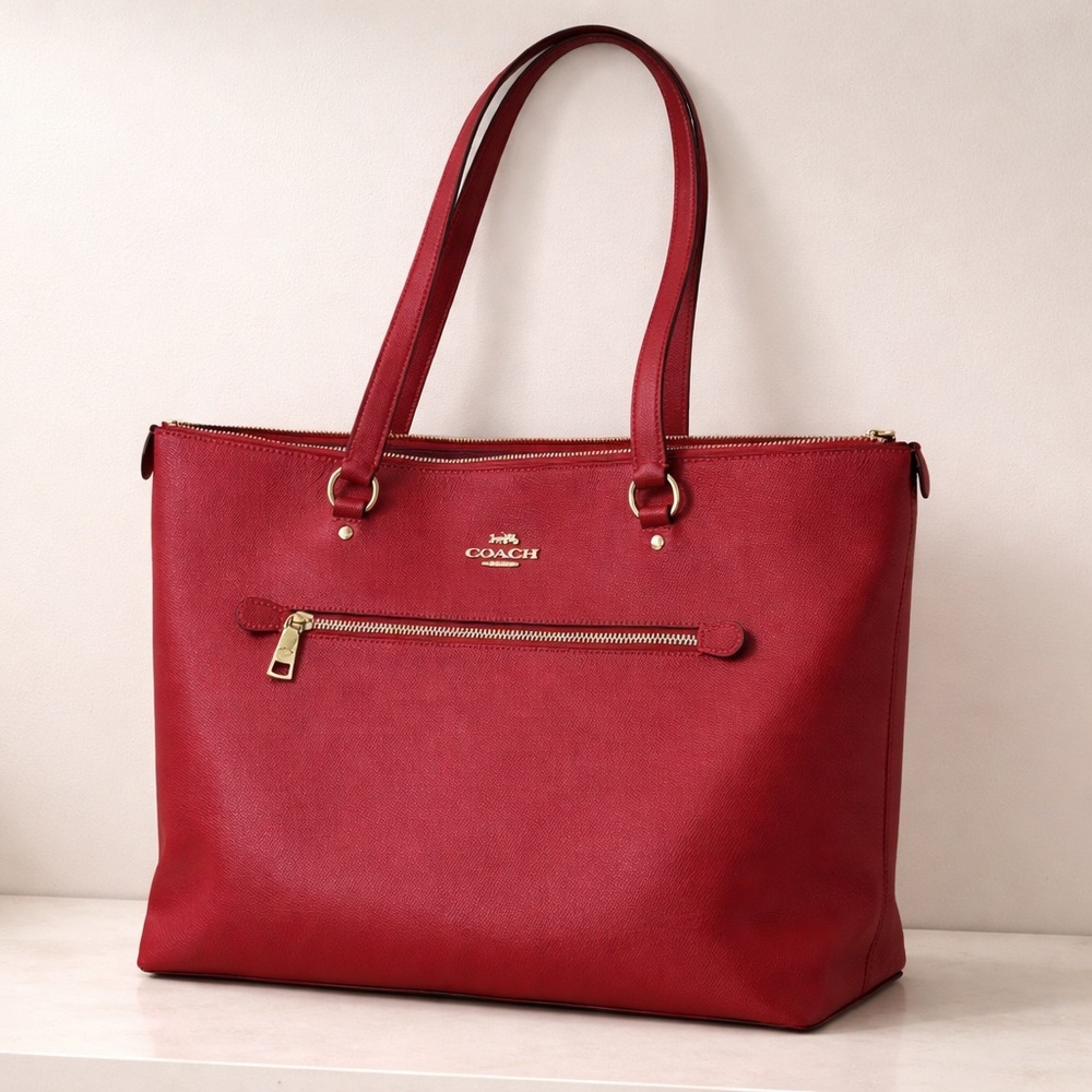 Beautiful COACH Gallery Red Tote PRISTINE